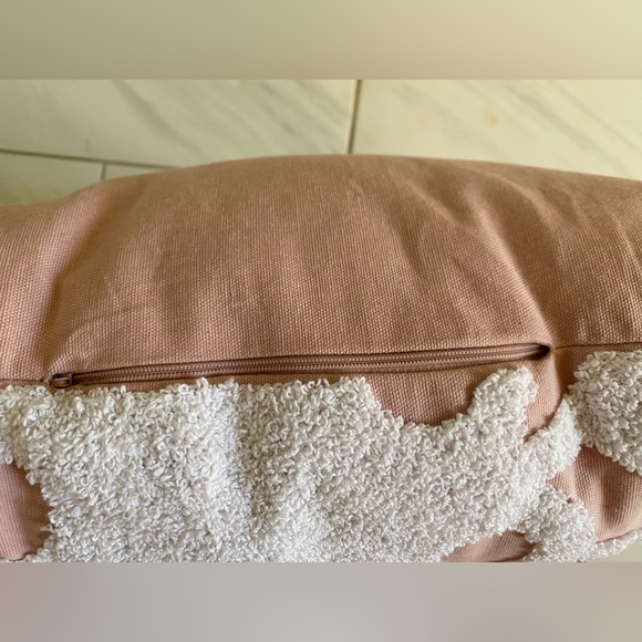 NANETTE LEPORE : Brand New Embroidered Snowflake Holiday Decorative Pillow ❄️ - Picture 4 of 6